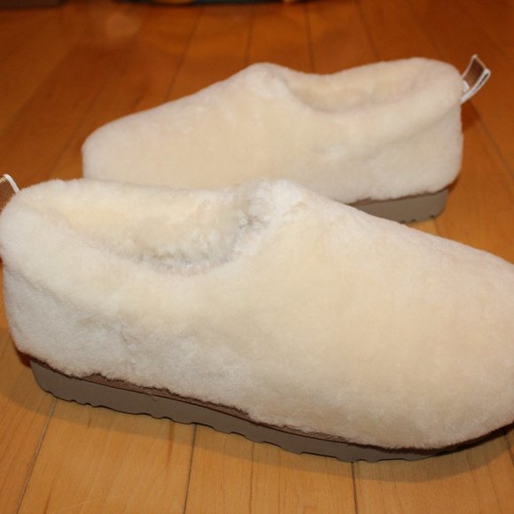 NIB UGG WOMEN'S SHEARLING BOOTIE SLIPPERS NATURAL - Picture 3 of 8
